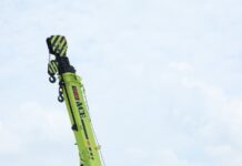 Czy ładowarka teleskopową można jeździć po ulicy